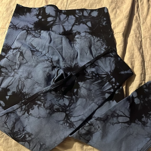 SHEIN large leggings 2 pack!! - Picture 6 of 6